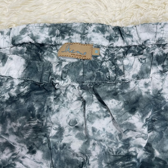 Stylish Gray Tie-Dye Women's Jumpsuit - Picture 3 of 8